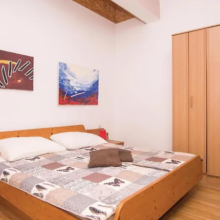 Pet Friendly In Holiday home Sibenik