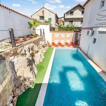 Holiday home In With Outdoor Swimming Pool Sibenik