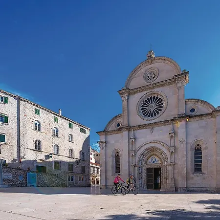 Holiday home In With Outdoor Swimming Pool Sibenik